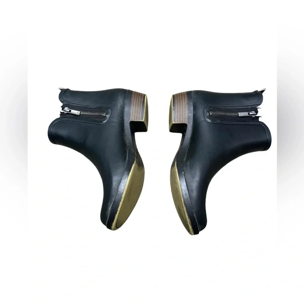 Lucky Brand model bunita
